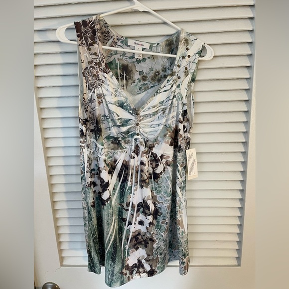 STYLUS Tops - Whimsical, Y2K Floral Blouse - new with tags!